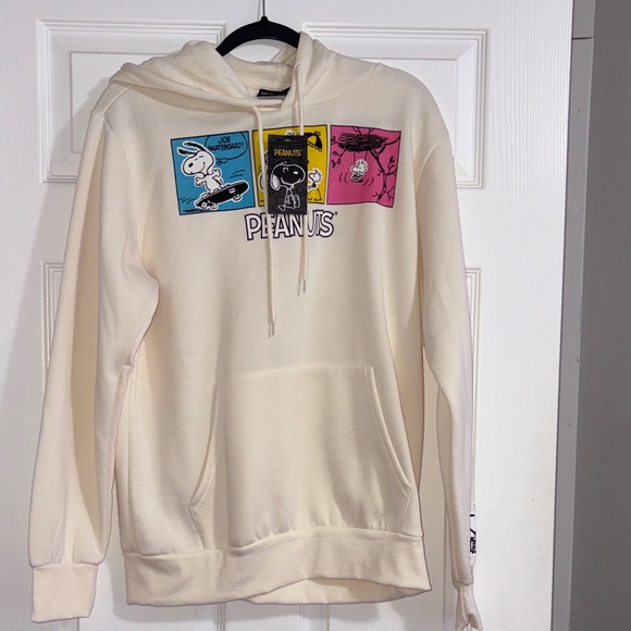 Peanuts Cream Hoodie Yellow & Pink nwt size medium 10 12 snoopy Woodstock - Picture 7 of 7